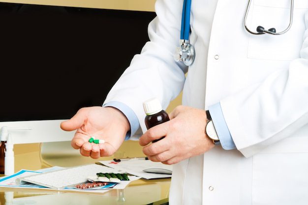 كل ما أردت معرفته عن الأدوية واستخدامها