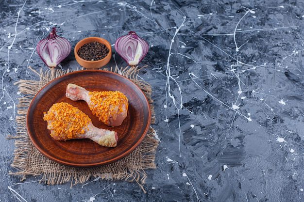 طريقة عمل أفخاذ الدجاج المقرمشة