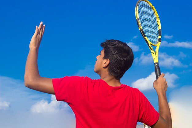 مرفق لاعب التنس